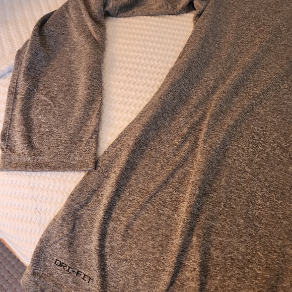 Nike Activewear Top - Picture 4 of 4